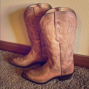 Women’s Nocona Boots with box Size 7